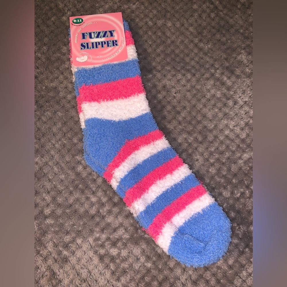 NWT WARM SOFT FUZZY SLIPPER SOCKS